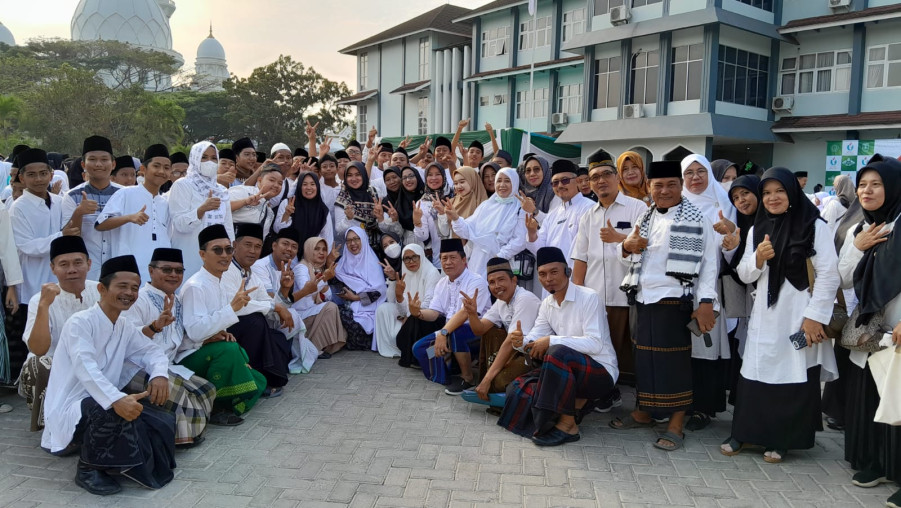 MTs Negeri 2 Bandar Lampung Ikuti Apel Hari Santri 2023 di UIN Raden Intan Lampung