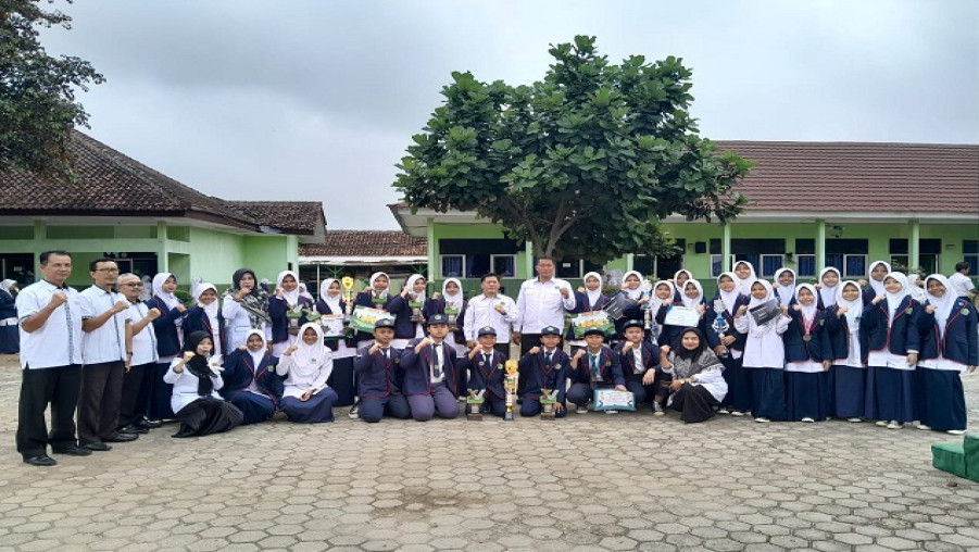 Siswa MTs Negeri 2 Bandar Lampung Ukir Prestasi di Berbagai Kompetisi