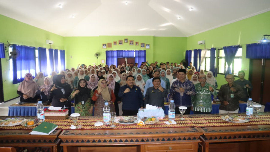 Kegiatan Sosialisasi Kurikulum Berbasis Cinta dan Pelatihan Digitalisasi di MTsN 2 Bandar Lampung.