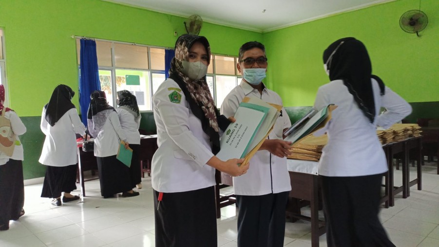 MTs Negeri 2 Bandar Lampung Gelar Upacara Pembukaan Kegiatan Penilaian Akhir Tahun (PAT) Siswa Kelas 9 Tahun Pelajaran 2021/2022