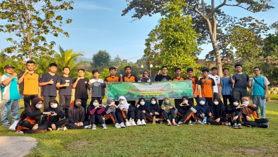 Kelas 9 Unggul dan Khusus MTs Negeri 2 Bandar Lampung gelar kegiatan MABIT di Wira Garden
