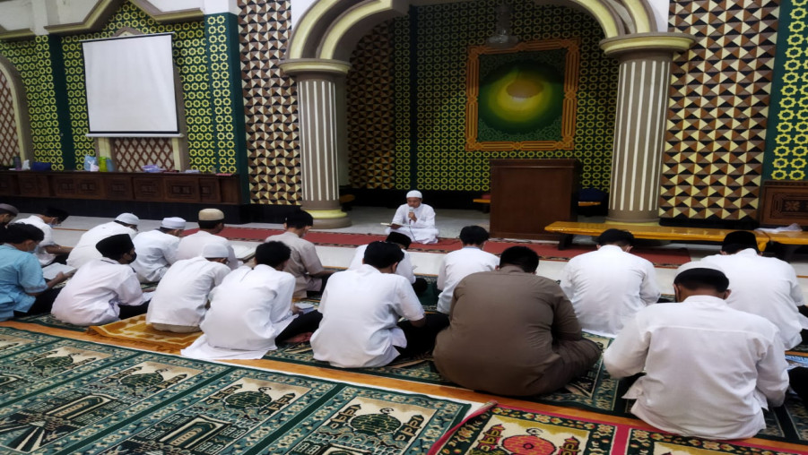Kelas Unggul dan Khusus MTs Negeri 2 Bandar Lampung gelar kegiatan MABIT Perdana