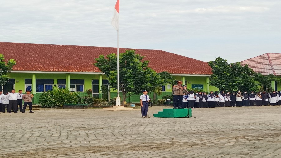 Kompol Warsito Kunjungi MTS N 2 Bandar Lampung untuk Mengedukasi Pelajar
