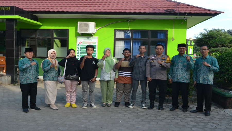 PELEPASAN PESERTA DIDIK MTsN 2 BANDAR LAMPUNG UNTUK MENGIKUTI KOSMI 2025: SEMANGAT BERKOMPETISI DEMI PRESTASI MADRASAH