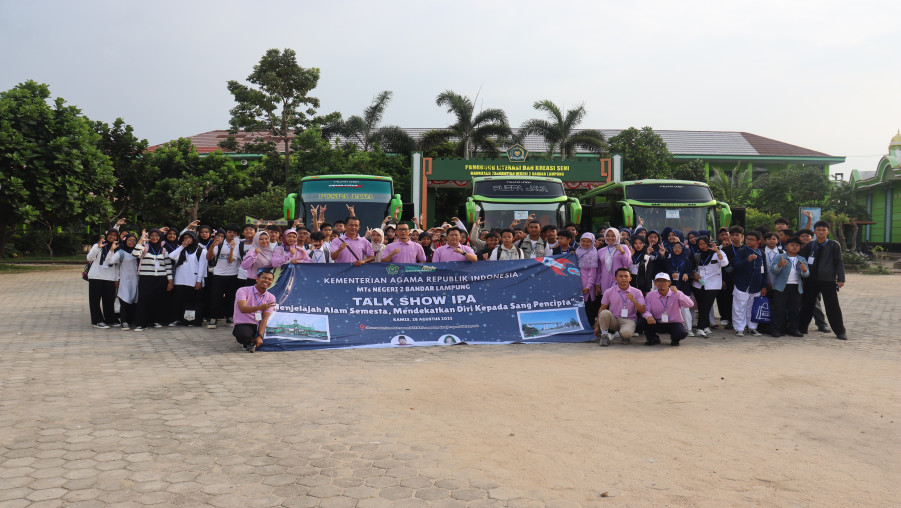 Siswa MTsN 2 Bandar Lampung Kunjungi Observatorium ITERA