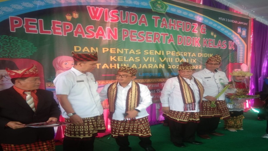 MTs Negeri 2 Bandar Lampung Gelar Acara Pelepasan dan Wisuda Tahfidz Al-Qur'an Siswa Kelas 9 Tahun Pelajaran 2021/2022