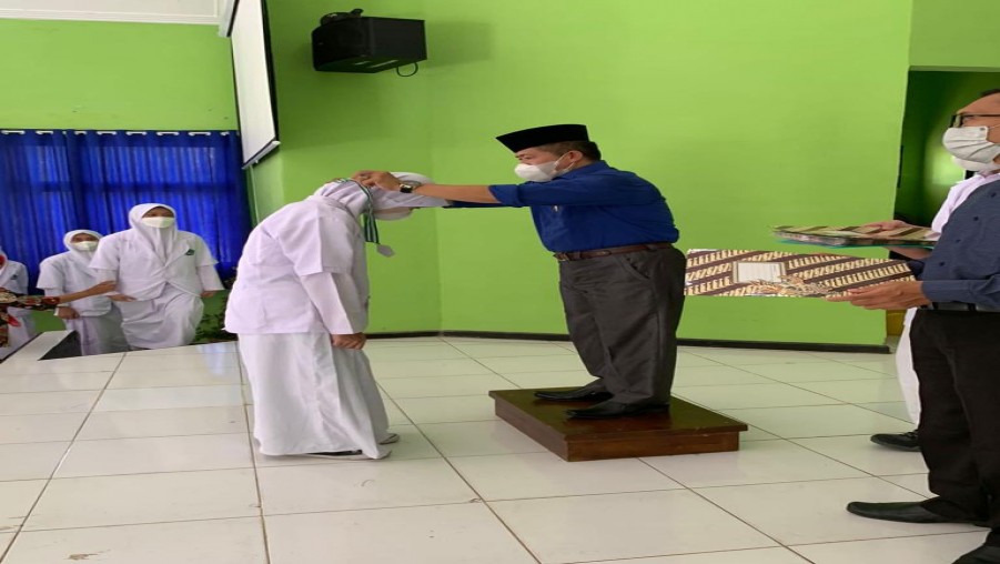 Wisuda KKR (Dokter Remaja) dan Pengukuhan Anggota KKR MTsN 2 Bandar Lampung Masa Bakti 2021/2022